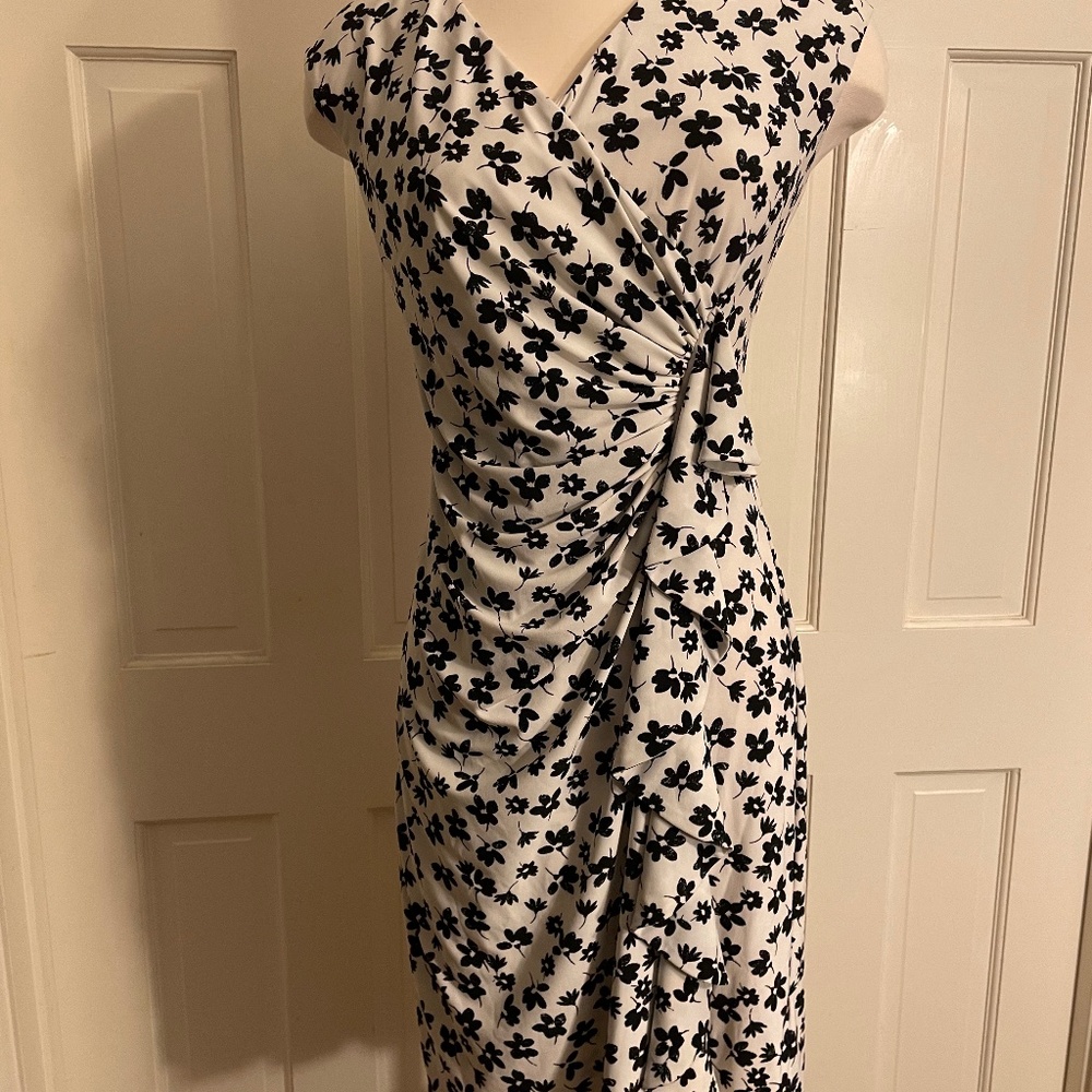 American Living Floral Ruched Front Ruffle Dress. Sz 4